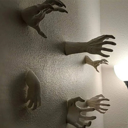 Creepy Reaching Hands Wall Décor